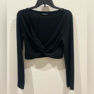 SHEIN Elegant Black Long Sleeve Crop Top